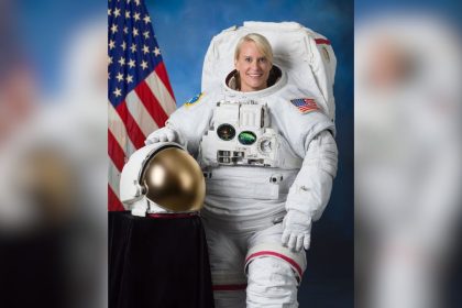 Army major becomes first reservist to receive rare Astronaut Device