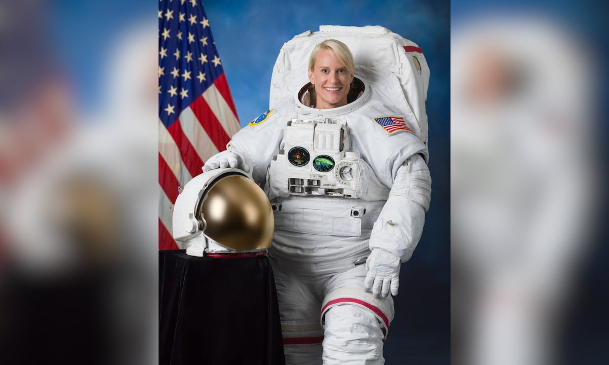 Army major becomes first reservist to receive rare Astronaut Device