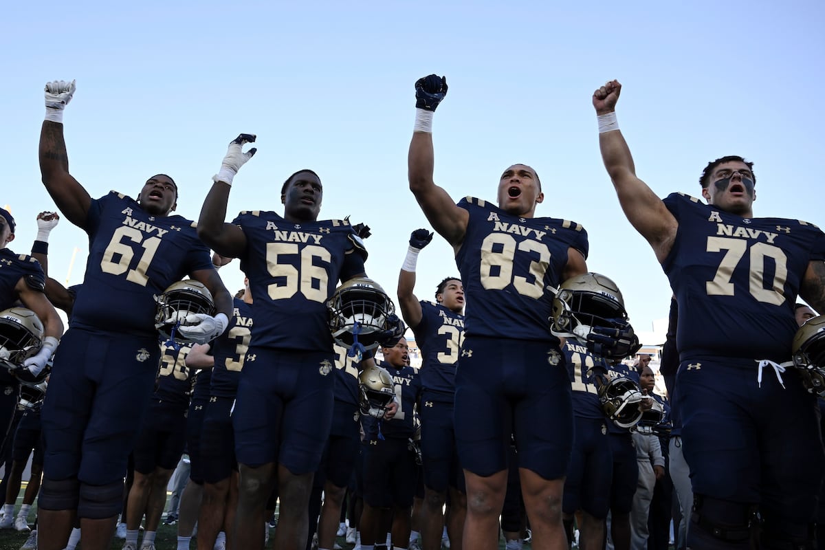 Navy locks in bowl berth vs Oklahoma, but rival Army looms