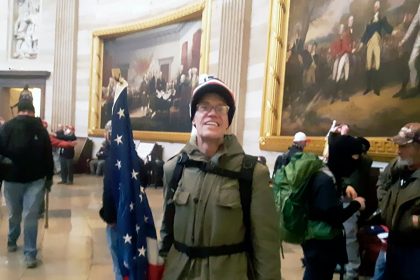 Veteran who stormed the Capitol tried to join Russian Army, feds say