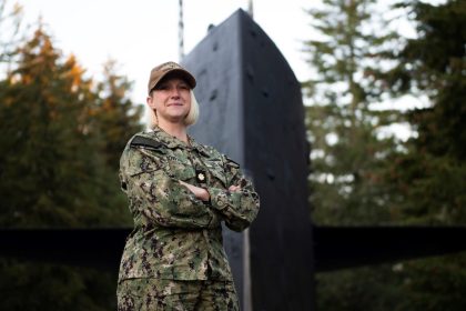 Navy expects to have first female submarine commander by 2028