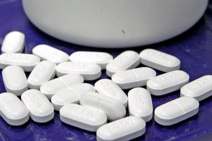 Efforts working to curb long-term opioid use in military, study finds