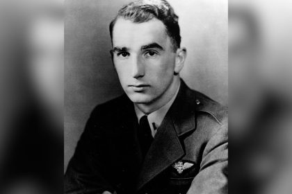 How a Korean War helicopter pilot made Medal of Honor history