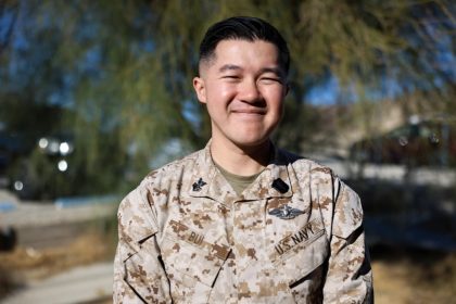 Corpsman receives medal for saving Marine from heat stroke