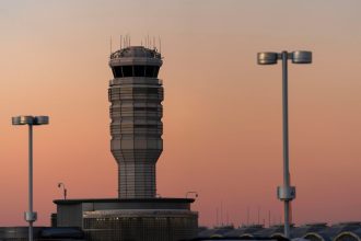 Army pauses helicopter flights near DC airport after more close calls