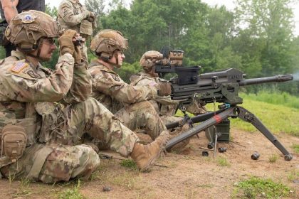 Soldiers with 10th Mountain Division test new machine gun optic