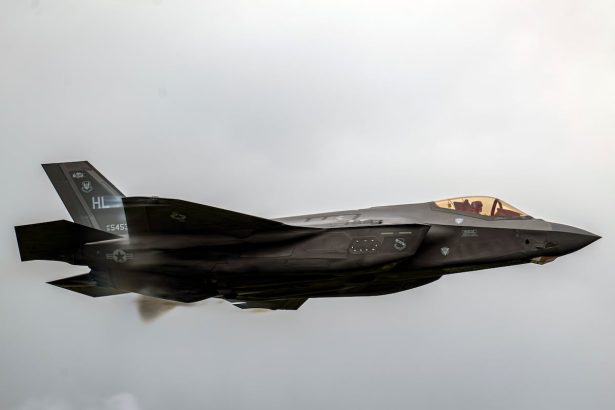 Air Force F-35 buy would be cut in half under Pentagon spending plan