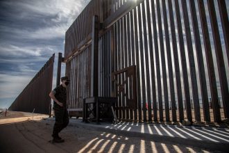 Pentagon shifts 0 million to seal off border bombing range