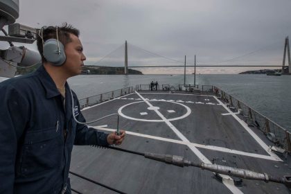 Sailor pleads guilty to bribing official for unauthorized military IDs