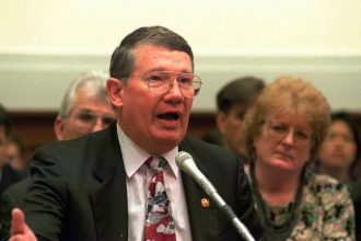 Duke Cunningham, Navy flying ace who later accepted bribes, dies at 83