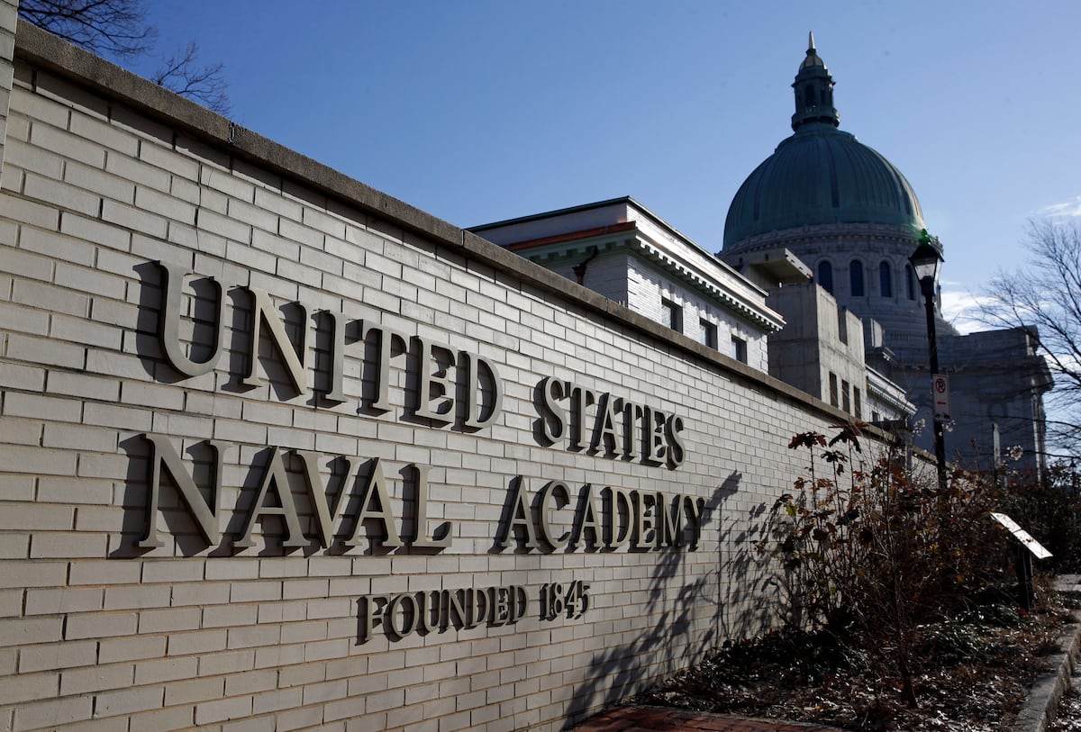 US Naval Academy midshipman dies