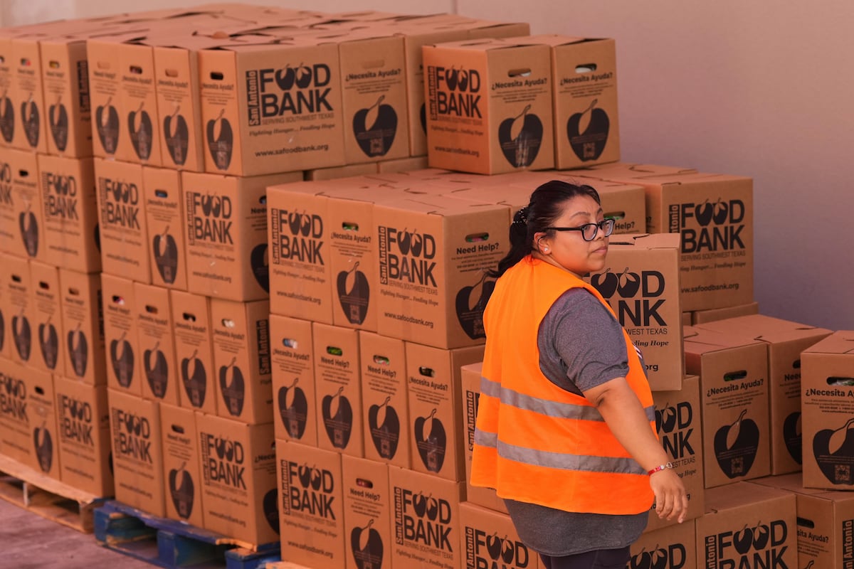 Vance says troops will be paid as pressure builds to end shutdown Vance says troops will be paid as pressure builds to end shutdown