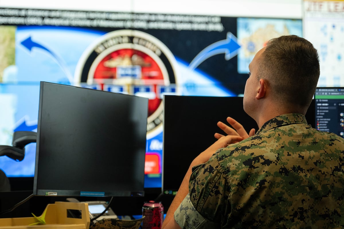 Marine Corps cyber, tech fields again get biggest enlistment bonuses