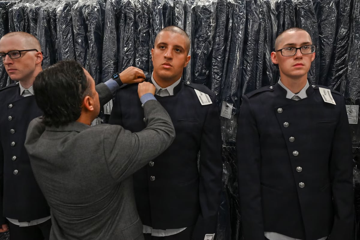 Space Force trainees first to don new dress uniform in graduation