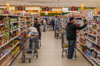 Lawmakers move to block effort to privatize military commissaries
