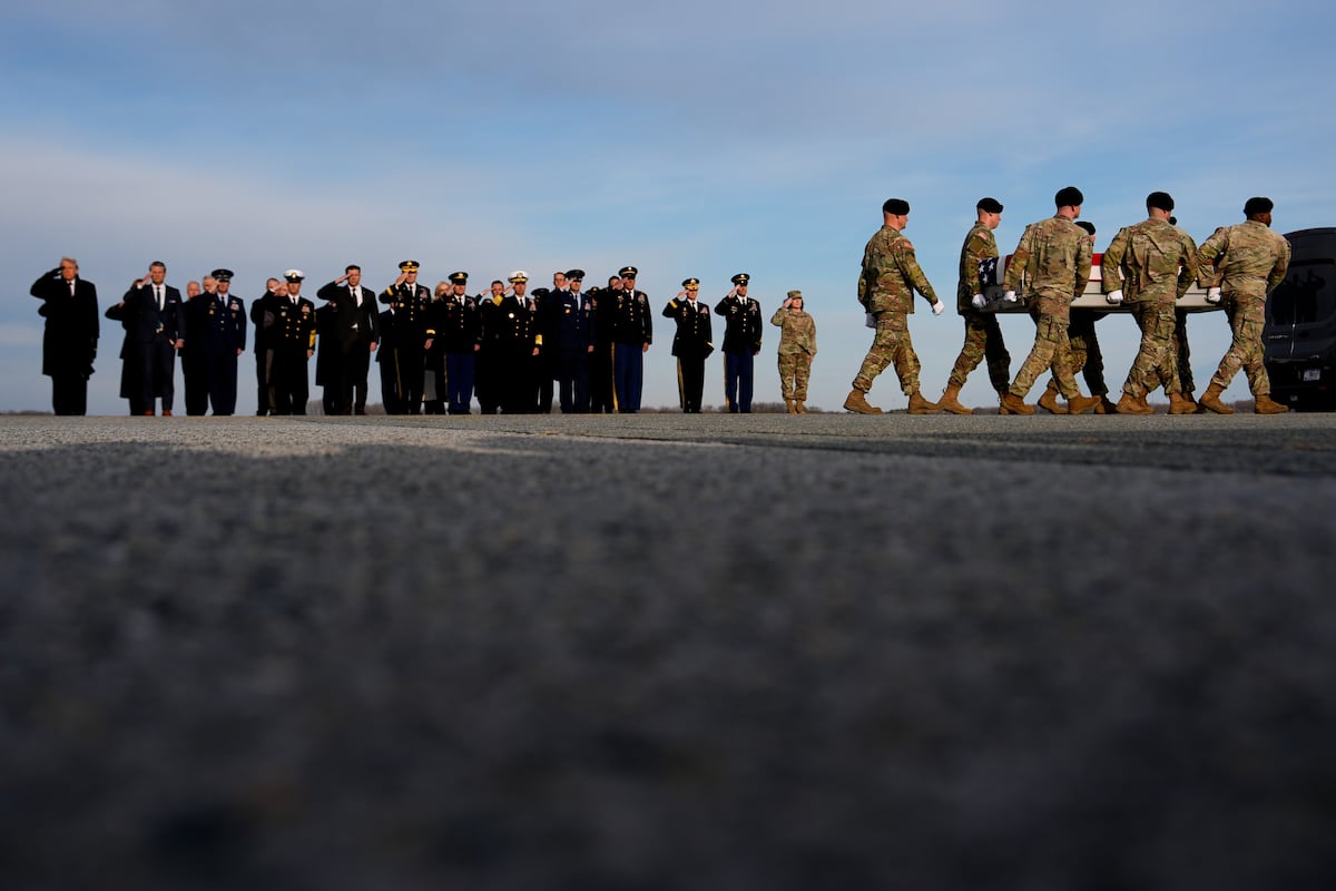Trump pays tribute to 2 Iowa Guard soldiers, vows retaliation