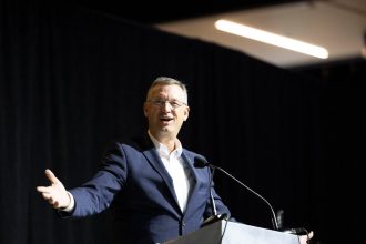 VA leader’s policies delaying care, destroying work force, report says