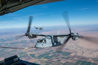101st Airborne soldiers hitch rides aboard Marine Ospreys in exercise
