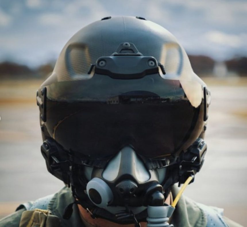 Navy orders new fixed-wing pilot helmets