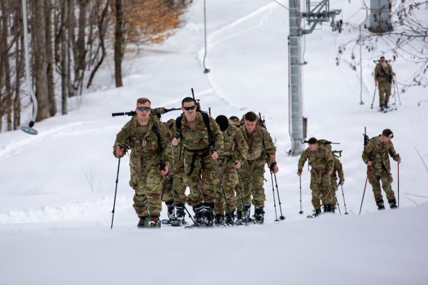 Army National Guard soldiers earn Norwegian Ski Badge