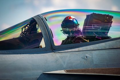 Select naval flight officers, aviators eligible for 0,000 retention bonus