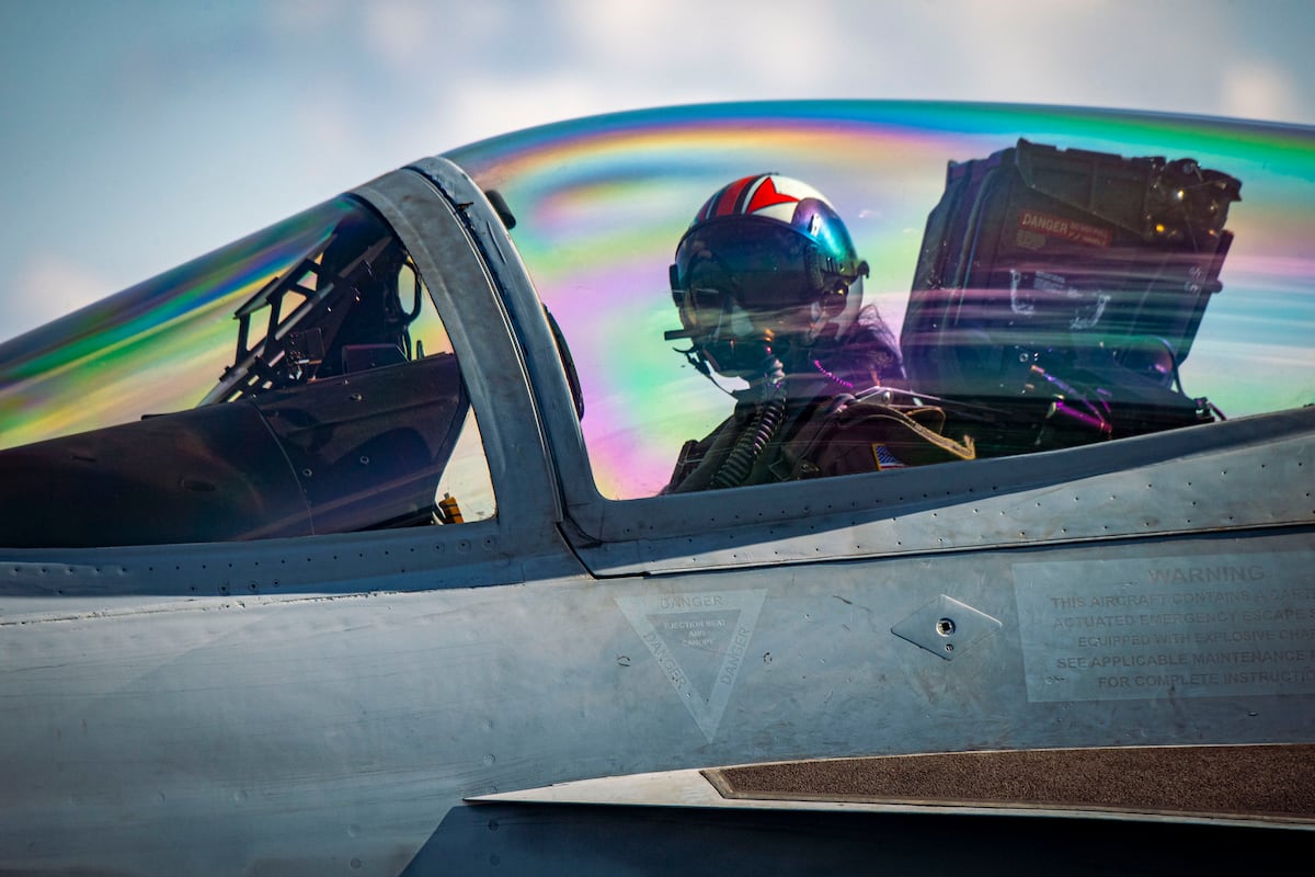 Select naval flight officers, aviators eligible for 0,000 retention bonus