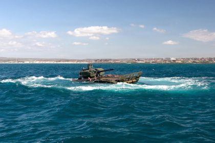 Marines test ‘cruise control’ swim feature on amphibious vehicle prototype