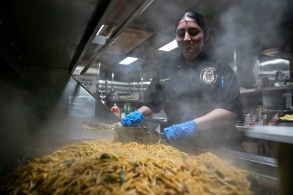 CNO denies reports of poor food service aboard Navy vessels