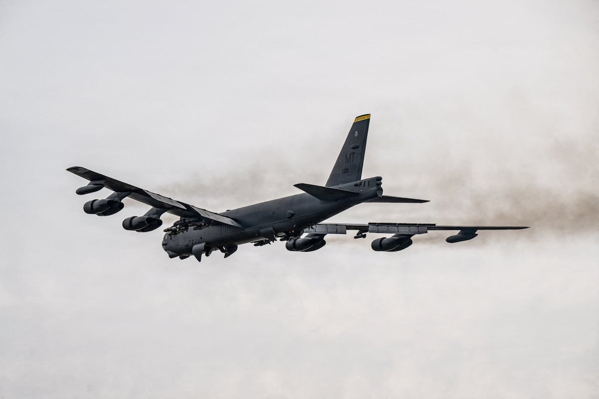 B-52 Stratofortress crashes after takeoff at California air base