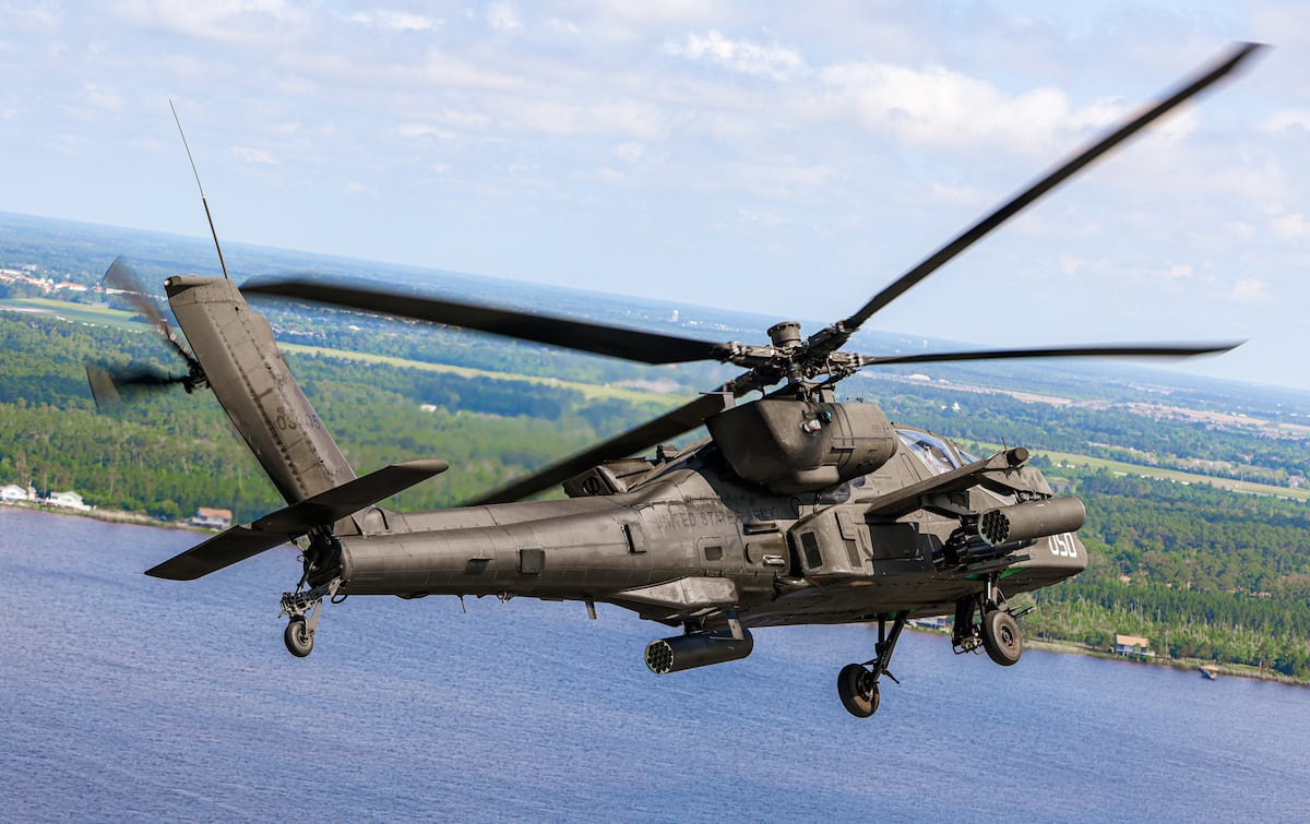 Apache going down near Oman a sign of air combat evolution, analysts warn