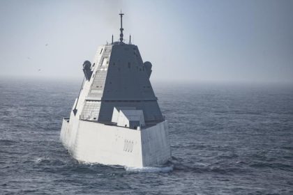 US Navy 2 years behind on hypersonic missile installation on Zumwalt destroyers