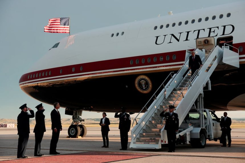 Boeing attributes 0 million loss in second quarter to Air Force One program
