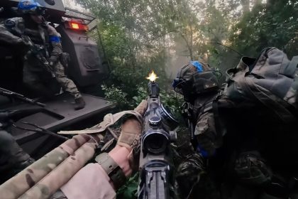 🔴 UKRAINE WAR – Ukrainian Forces Storm Russian Stronghold During Mechanized Assault • Brutal Combat