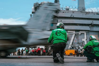 USS George Washington operating in South China Sea as China-Philippines tension escalates