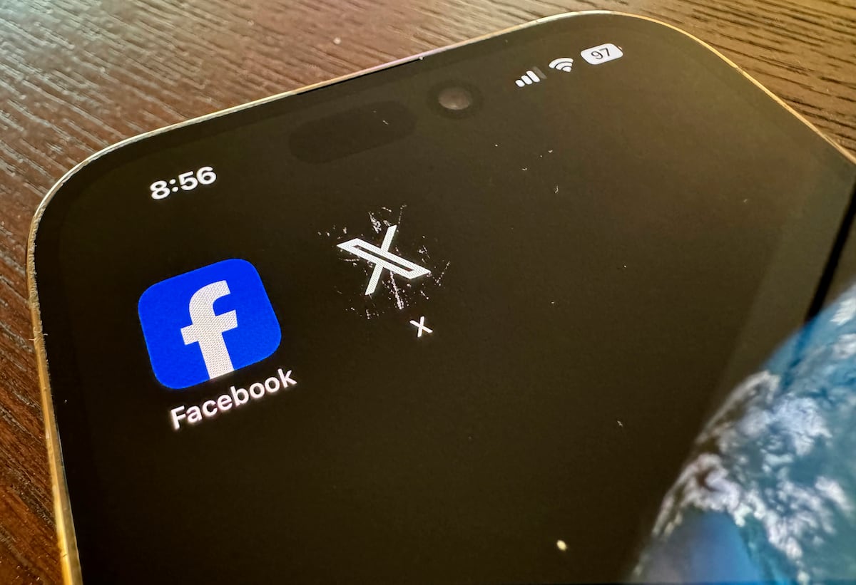 Navy instructs troops, families to scrub social media of personal information
