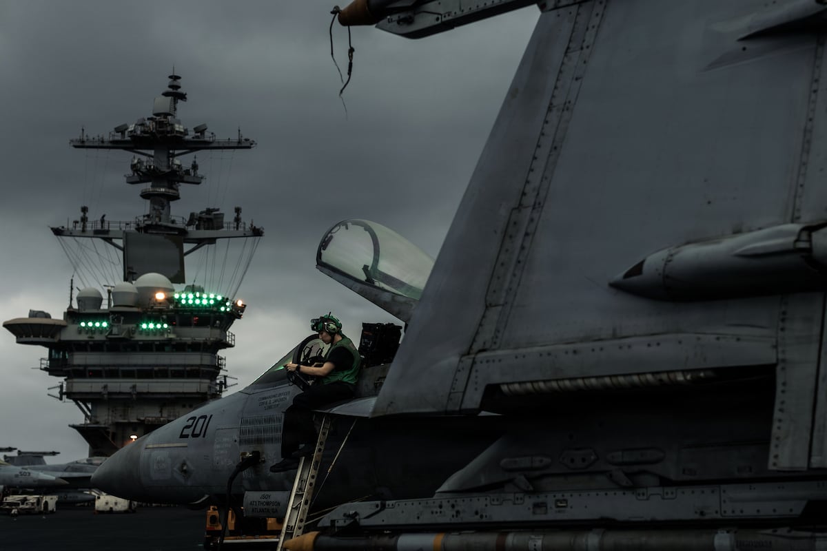 Senator presses Navy for answers on USS Abraham Lincoln deployment