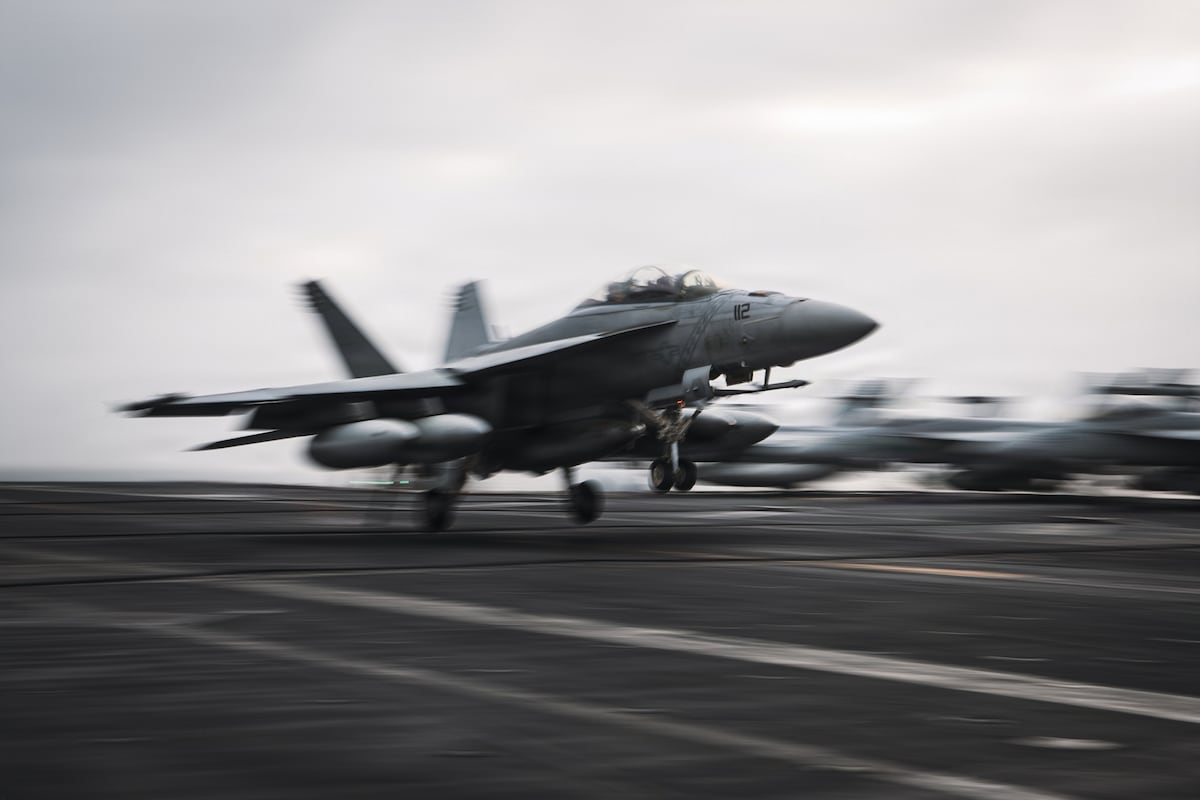 Navy not doing enough to study long-term brain damage in aviators, lawmakers say