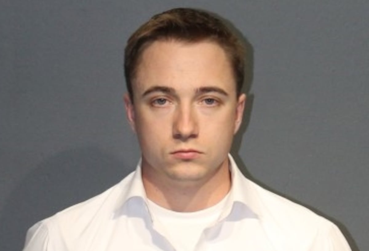Pardon issued for sailor convicted of illegally selling machine guns