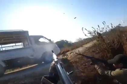🔴 MYANMAR WAR – Myanmar Rebels Assault Military Vehicles In Insane Guerrilla Ambushes • Helmet Cam