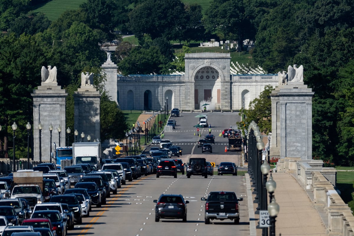 Triumphal arch in Washington to serve as military complex, Trump says